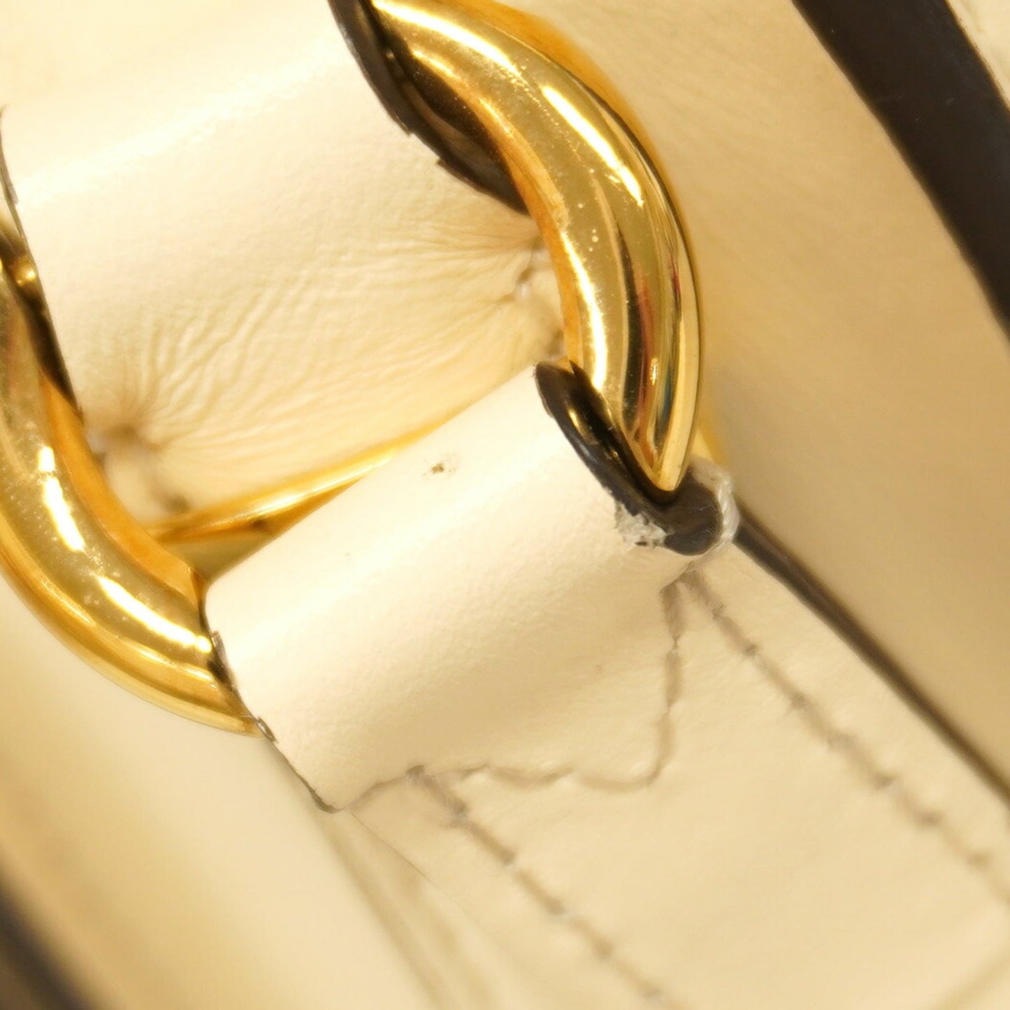 Louis Vuitton Cream Shoulder Bag (Pre-Owned)