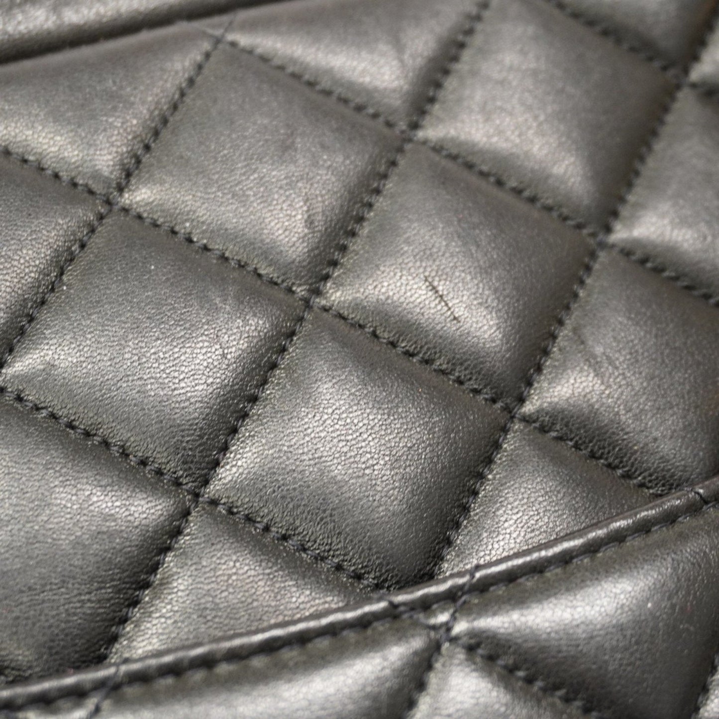 Chanel Black Leather Tote Bag (Pre-Owned)