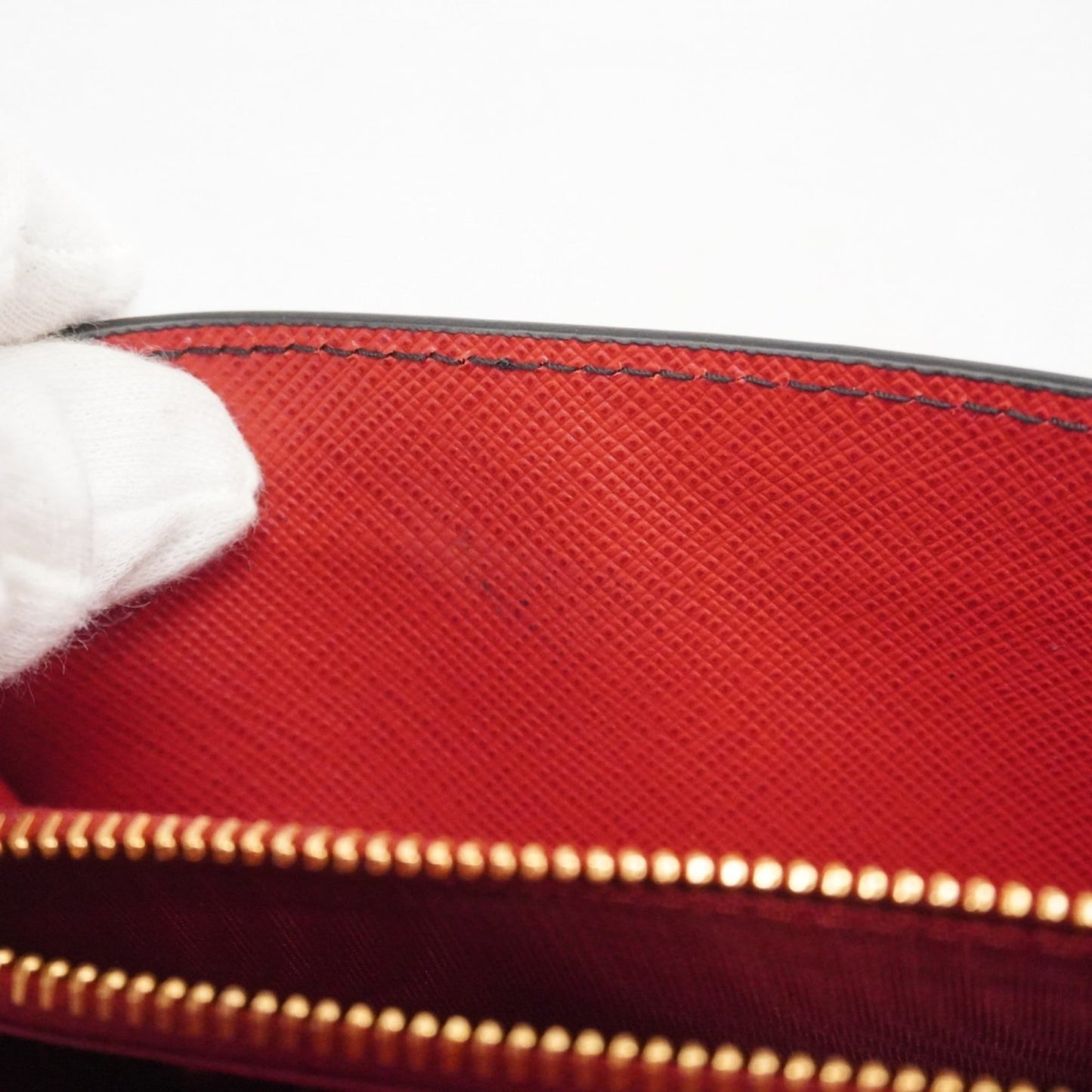 Prada Black Red Color Leather Long Wallet (Bi-Fold) (Pre-Owned)