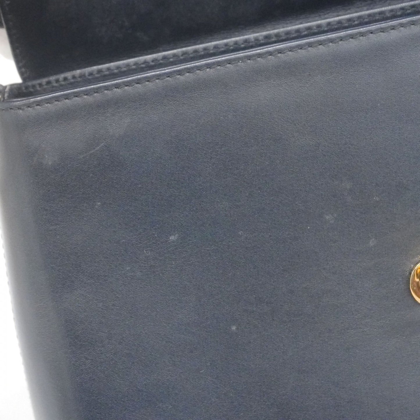 Salvatore Ferragamo Black Leather Shoulder Bag (Pre-Owned)