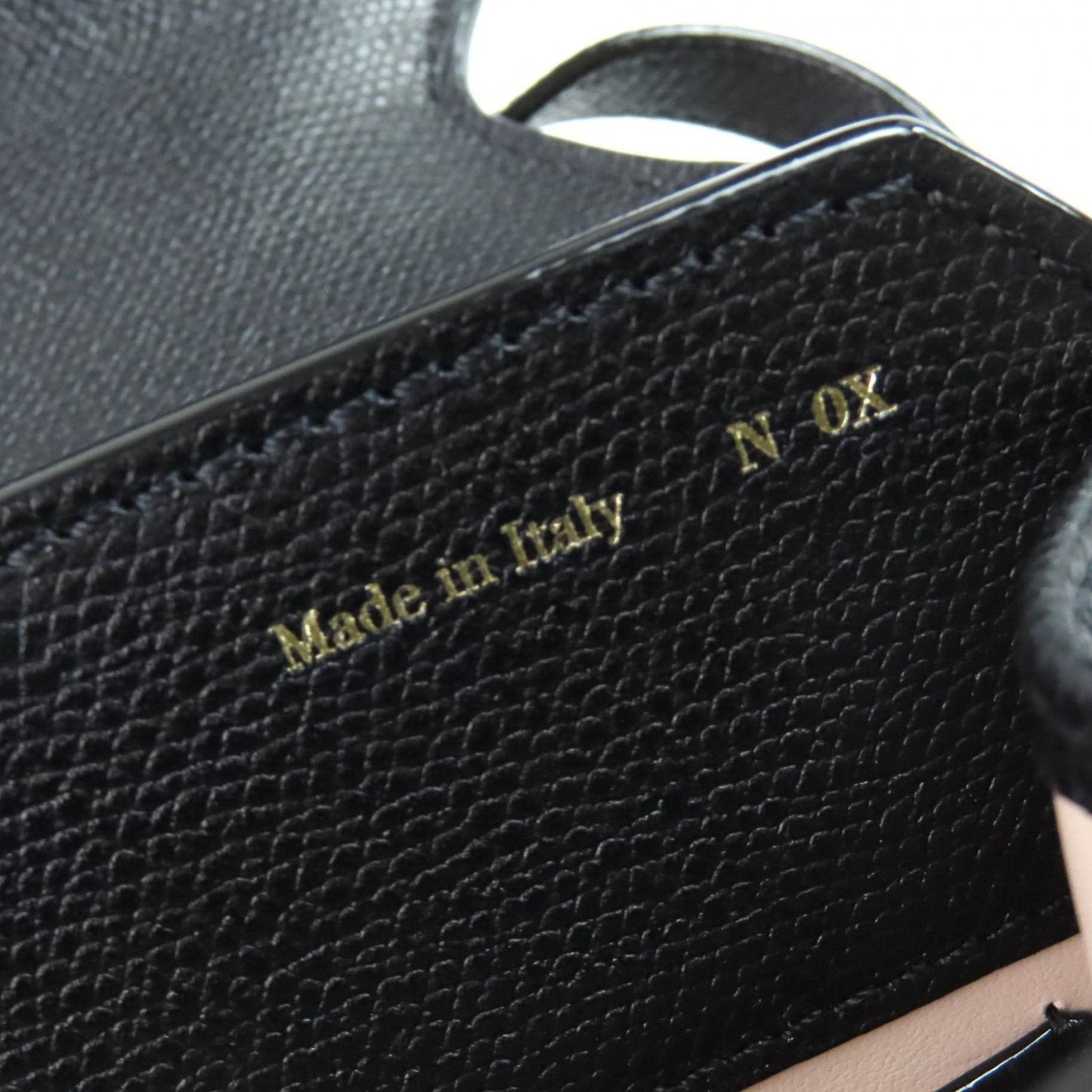 Valextra Black Leather Shoulder Bag (Pre-Owned)