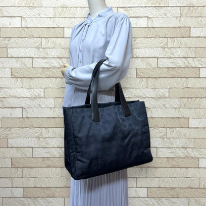 Chanel Black Nylon Jacquard Tote Bag (Pre-Owned)