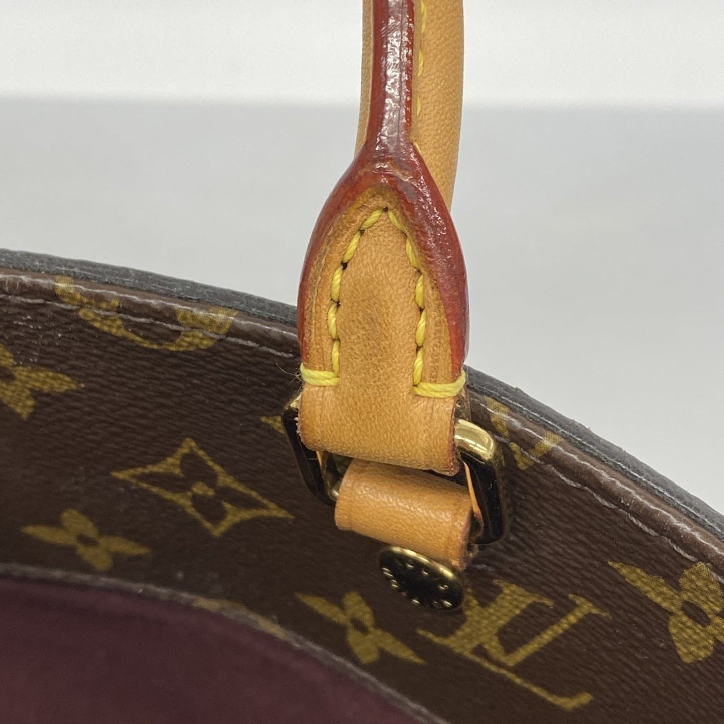 Louis Vuitton Brown Handbag (Pre-Owned)